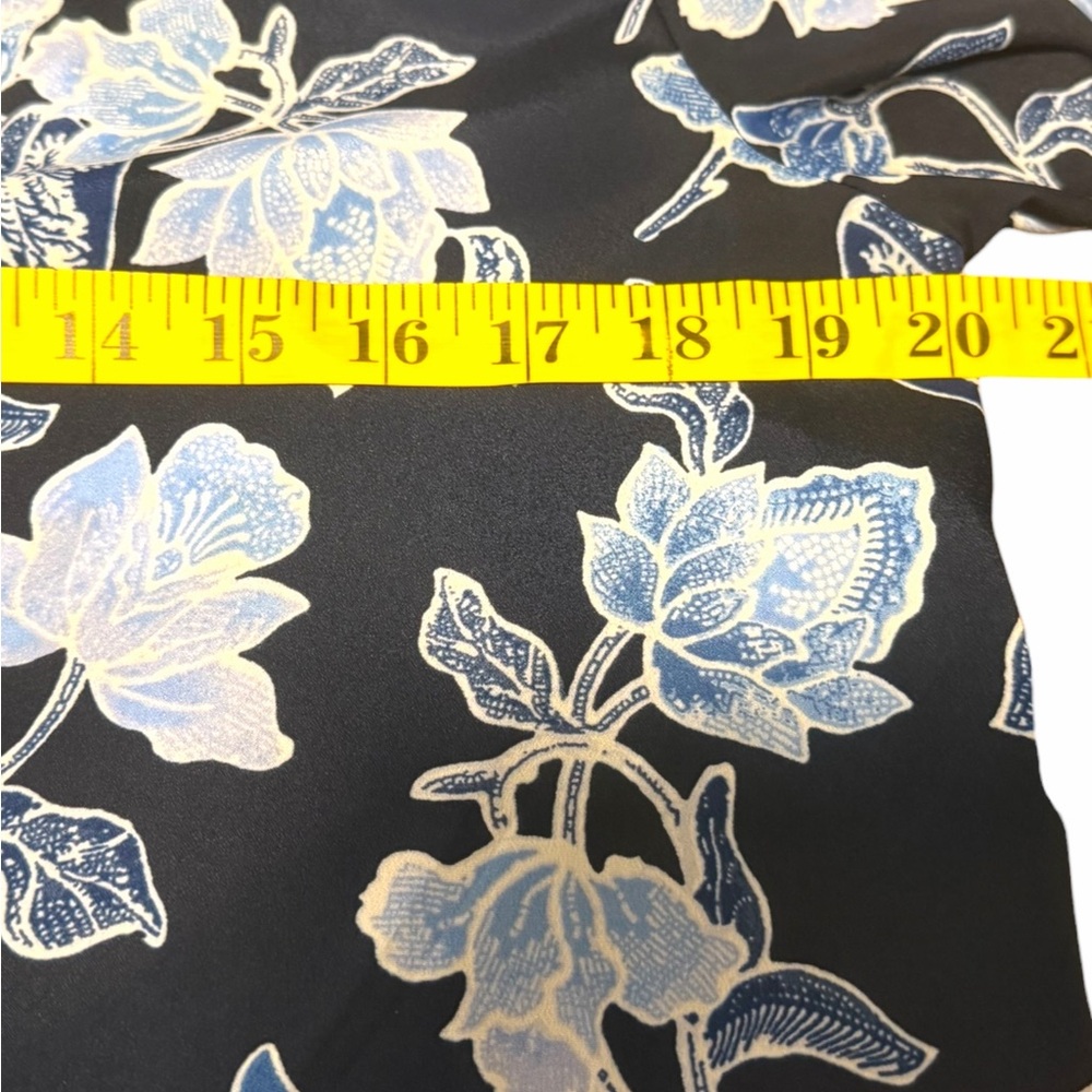 Joie Navy Blue and Light Blue Floral Print Long sleeves Blouse Size S - Picture 10 of 12